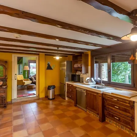 Casa Comaro Feriehus